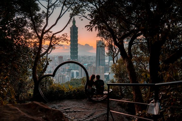 Quelles croisières permettent de découvrir les traditions de la céramique au Portugal?